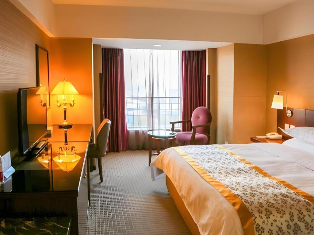 Dong Fang Hotel Pekin Dış mekan fotoğraf