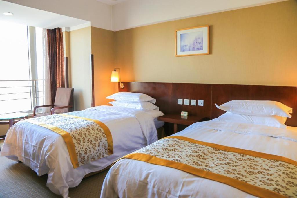 Dong Fang Hotel Pekin Dış mekan fotoğraf