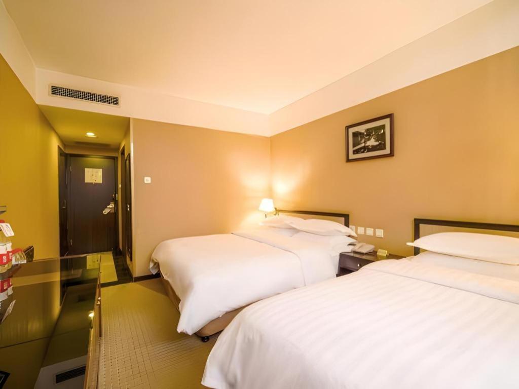 Dong Fang Hotel Pekin Dış mekan fotoğraf