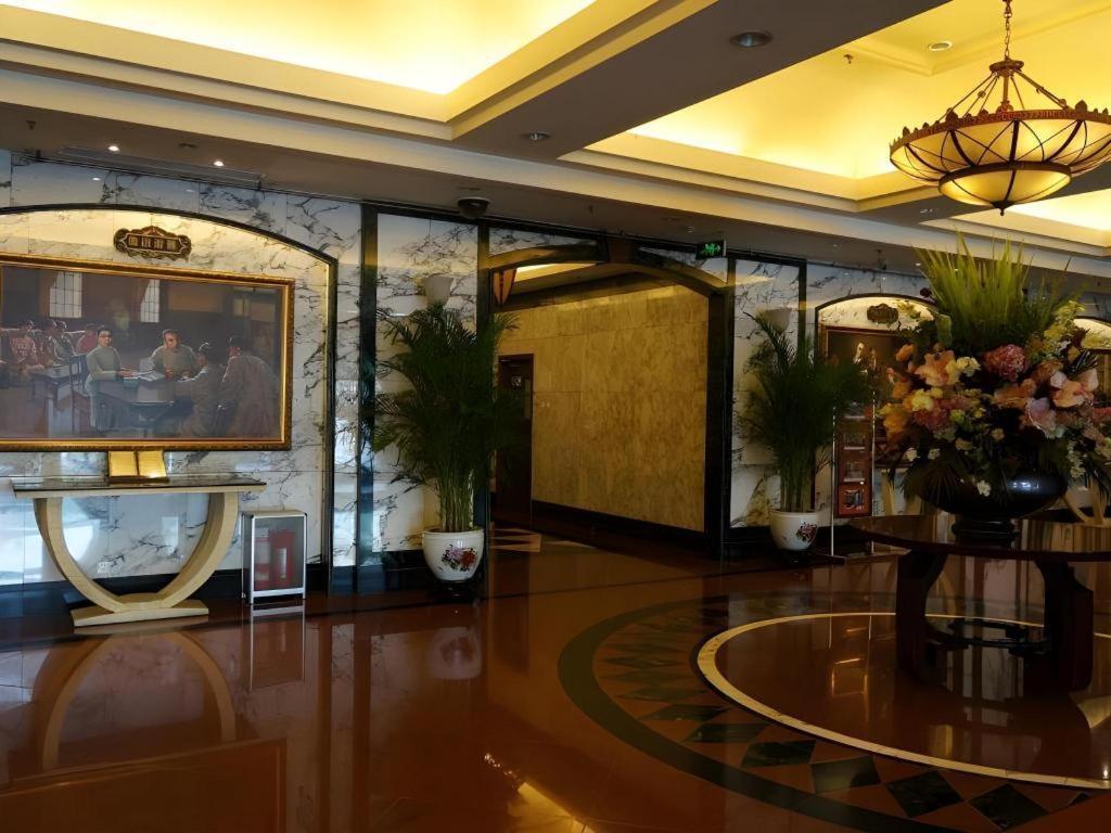 Dong Fang Hotel Pekin Dış mekan fotoğraf