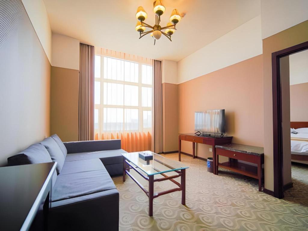 Dong Fang Hotel Pekin Dış mekan fotoğraf