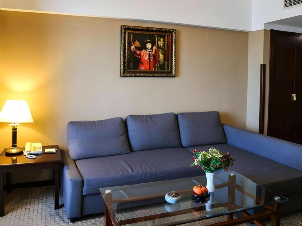 Dong Fang Hotel Pekin Dış mekan fotoğraf