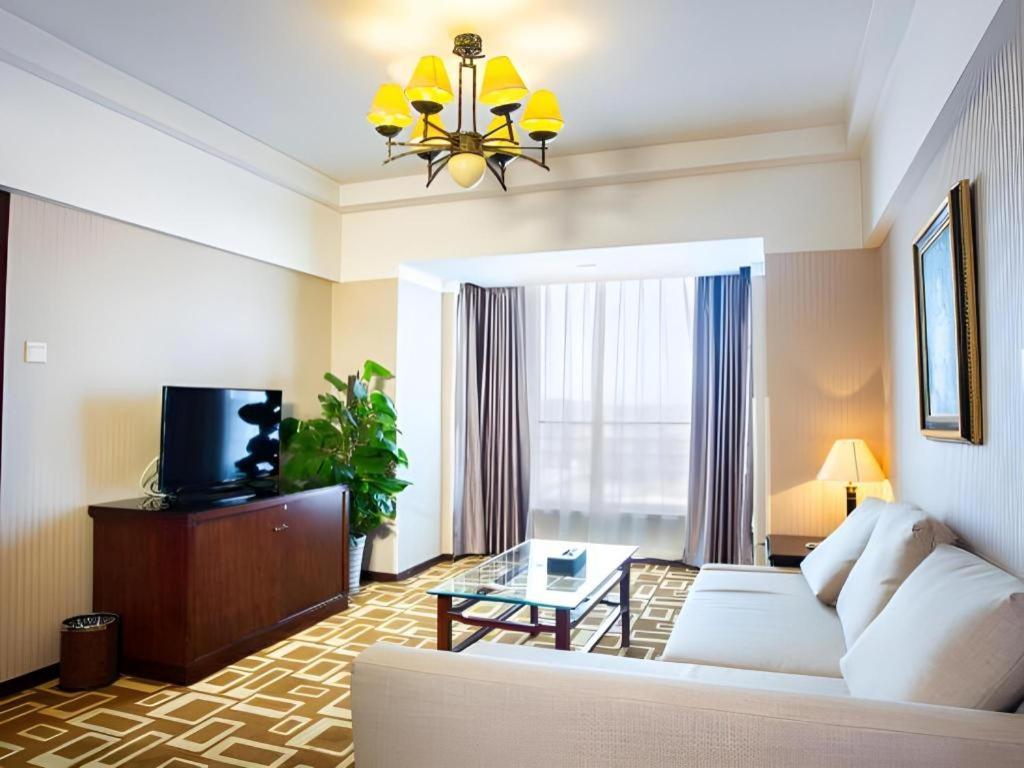 Dong Fang Hotel Pekin Dış mekan fotoğraf