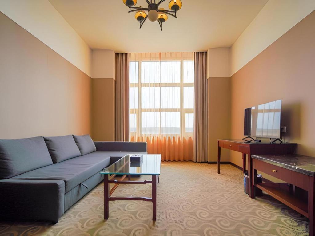 Dong Fang Hotel Pekin Dış mekan fotoğraf