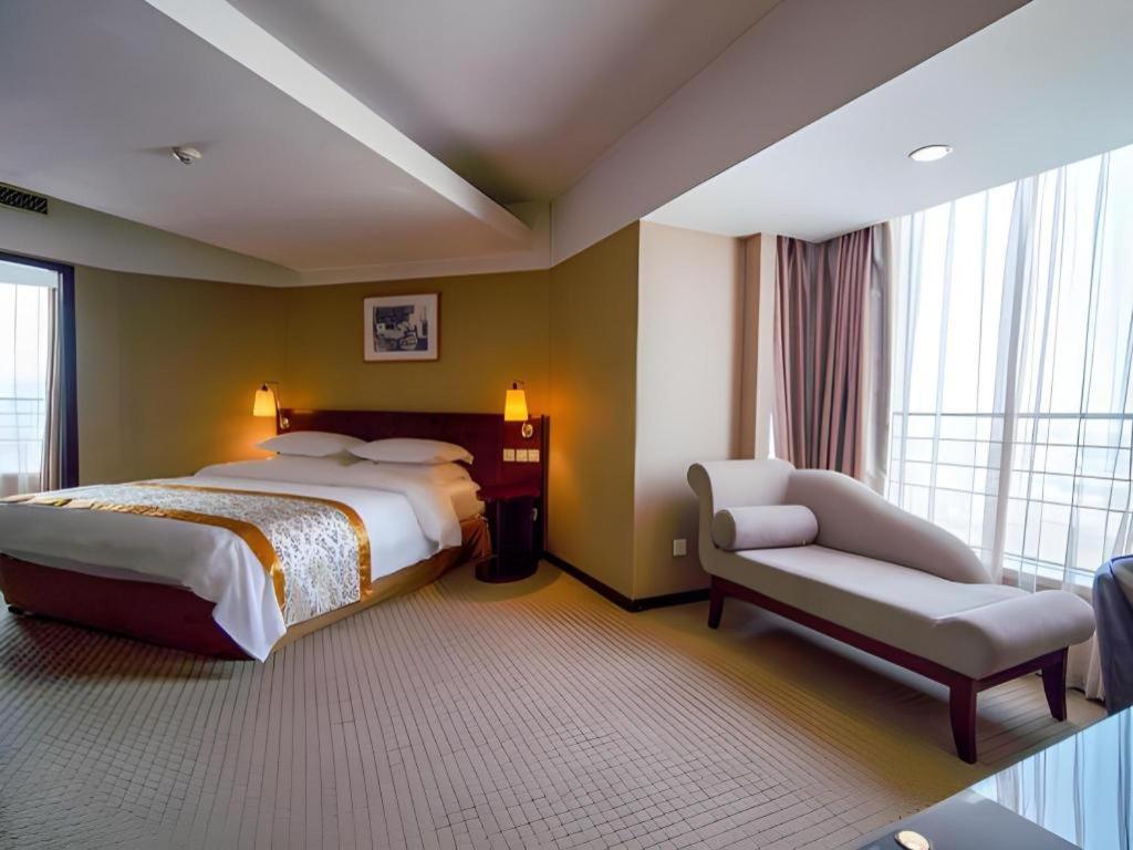 Dong Fang Hotel Pekin Dış mekan fotoğraf