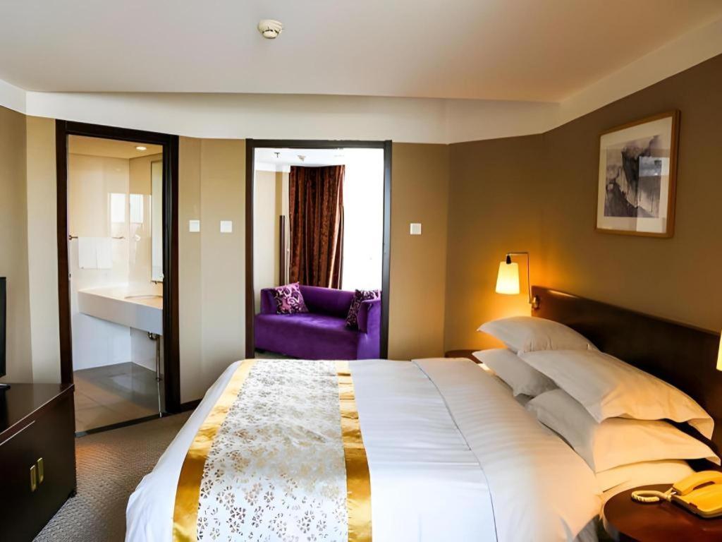 Dong Fang Hotel Pekin Dış mekan fotoğraf