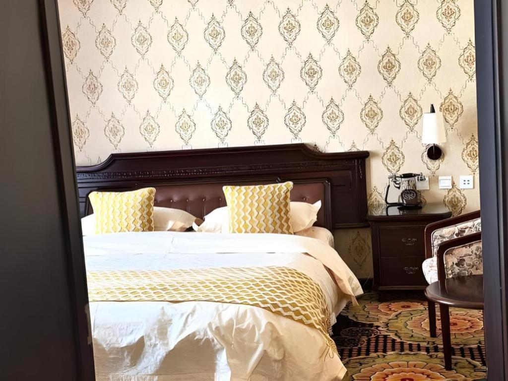 Dong Fang Hotel Pekin Dış mekan fotoğraf
