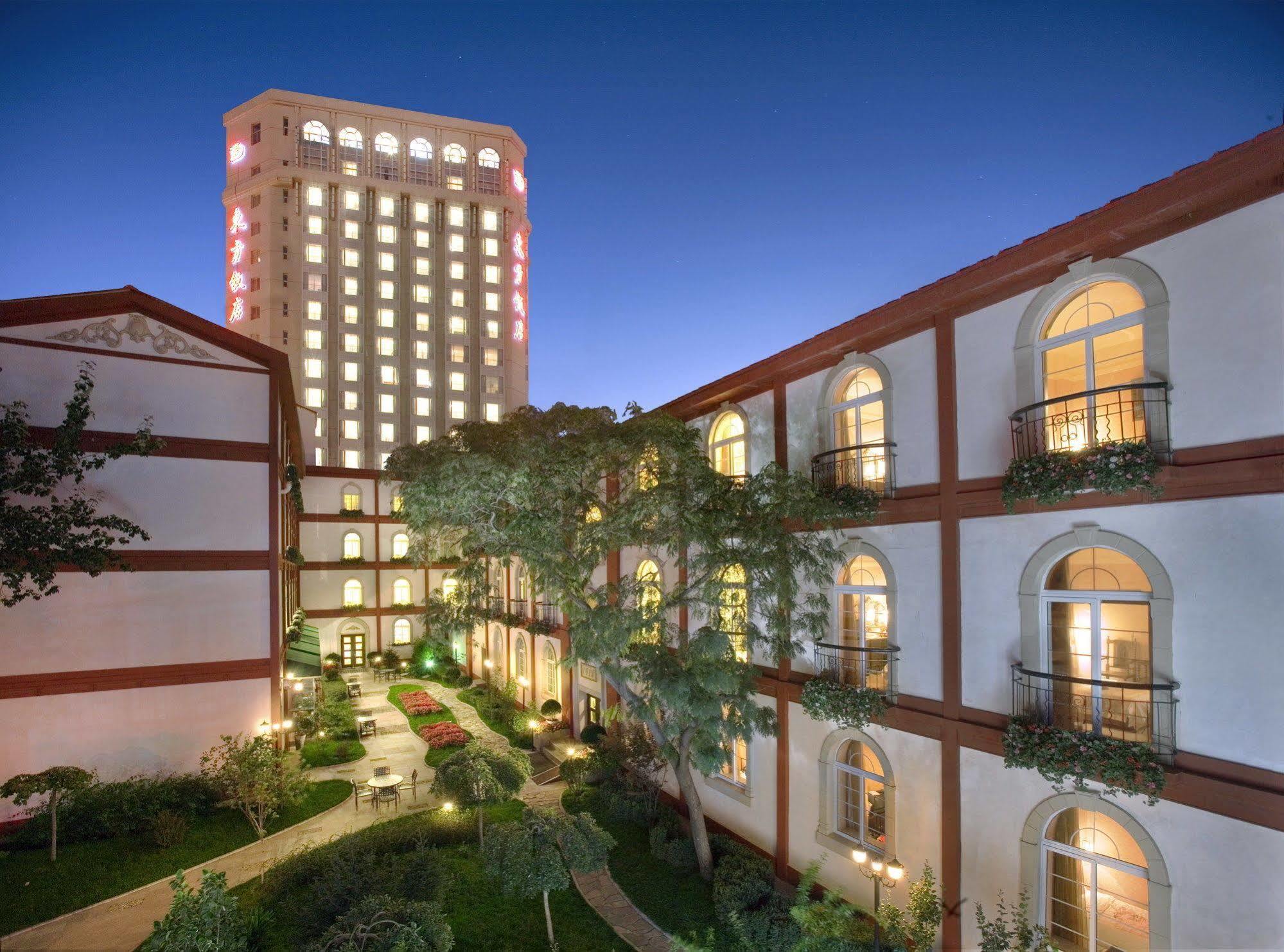 Dong Fang Hotel Pekin Dış mekan fotoğraf